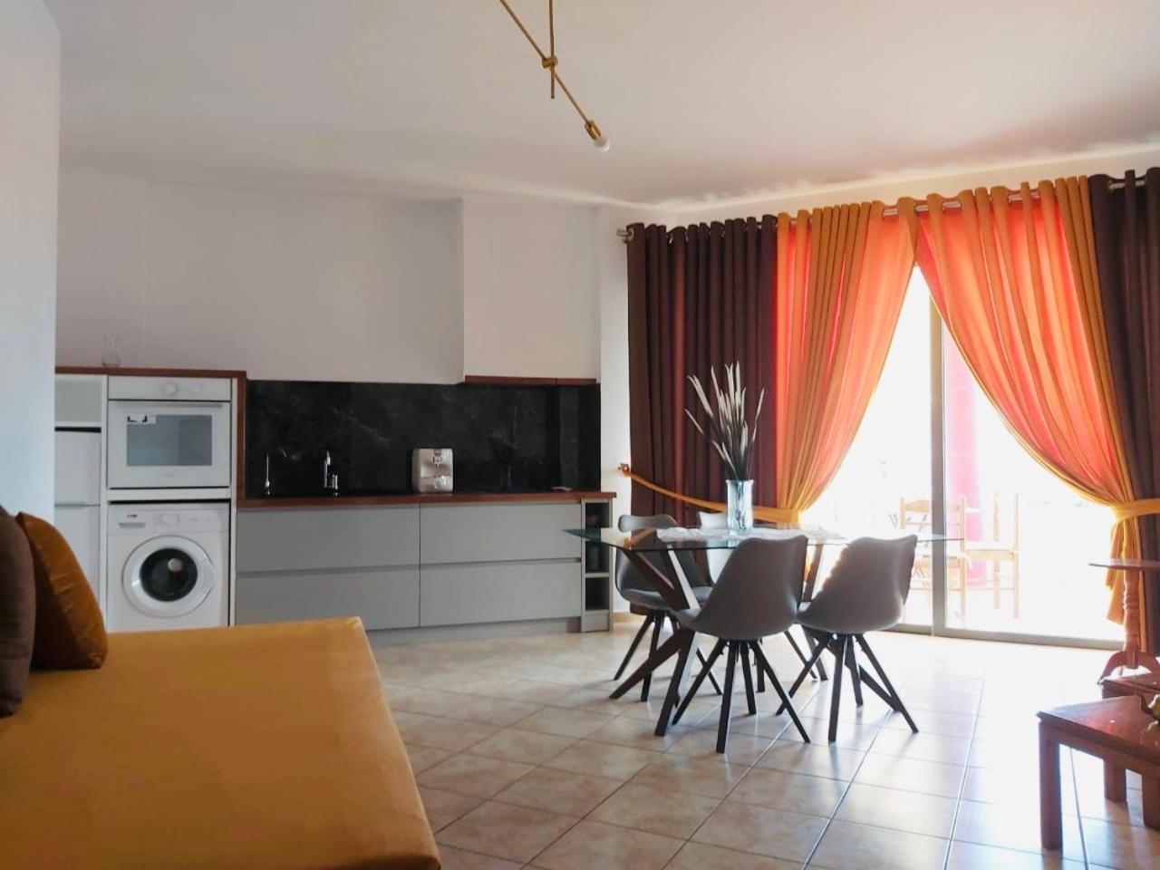 Flora Apartments Sarandë Buitenkant foto