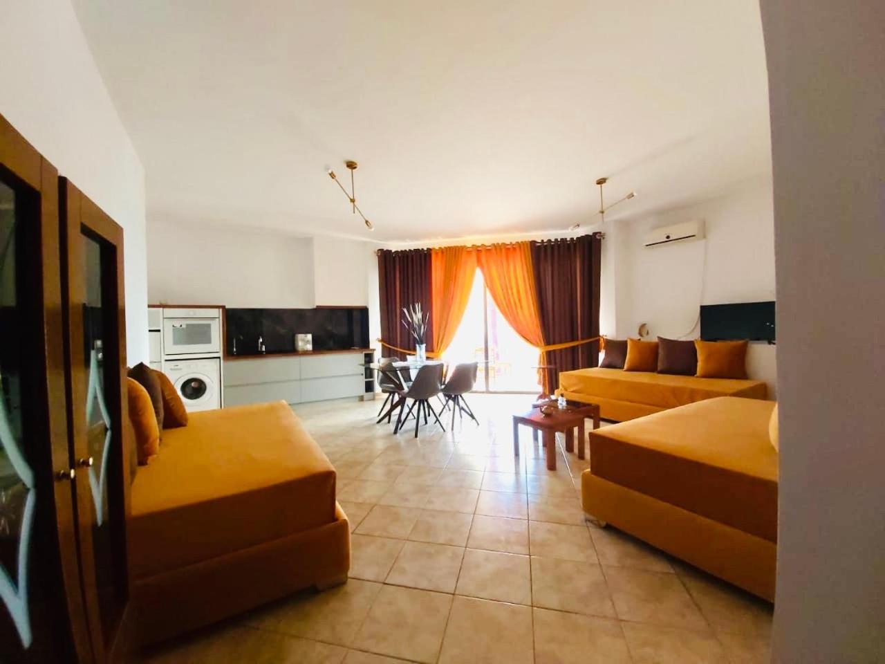Flora Apartments Sarandë Buitenkant foto