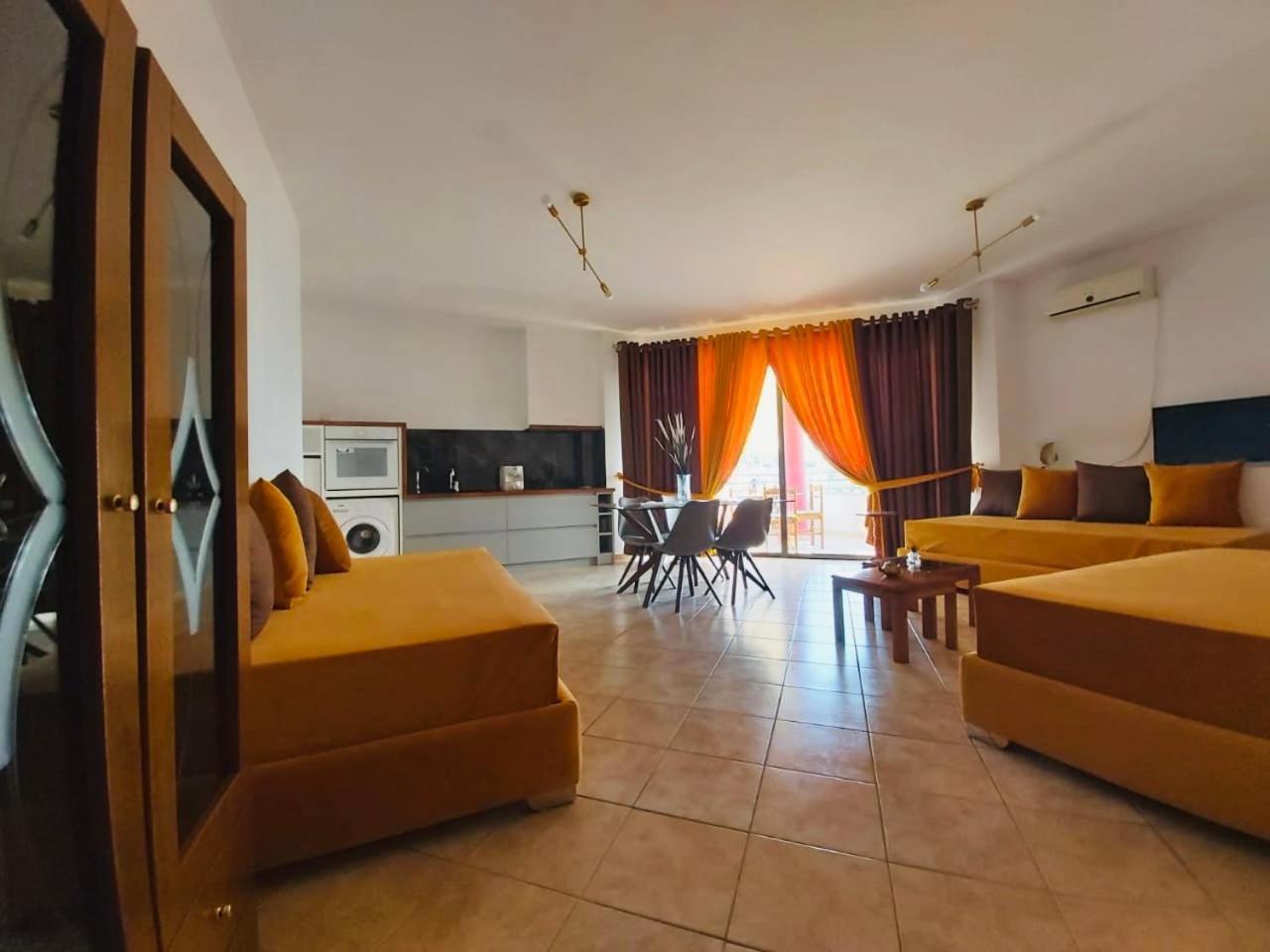 Flora Apartments Sarandë Buitenkant foto