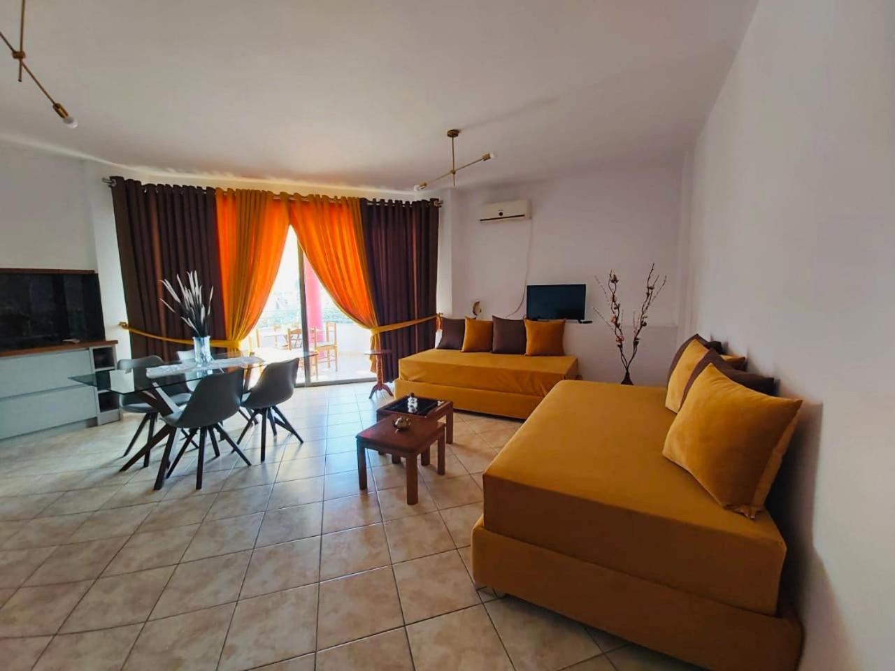 Flora Apartments Sarandë Buitenkant foto
