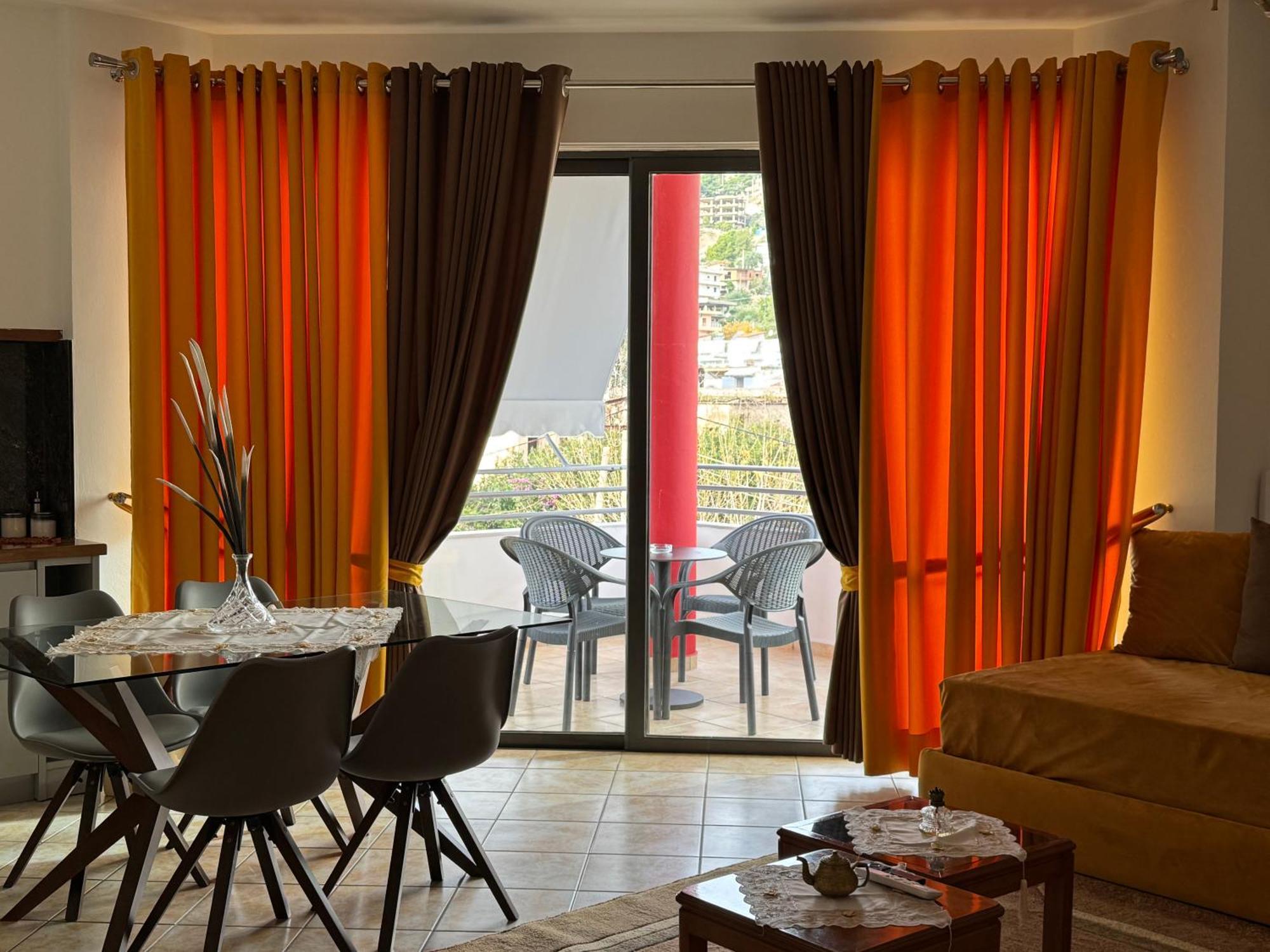 Flora Apartments Sarandë Buitenkant foto