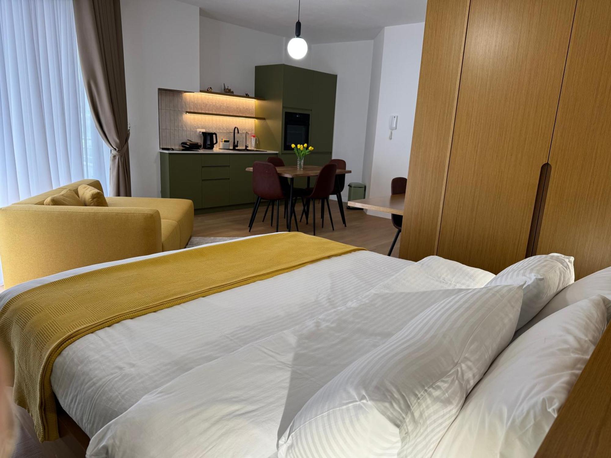 Flora Apartments Sarandë Buitenkant foto