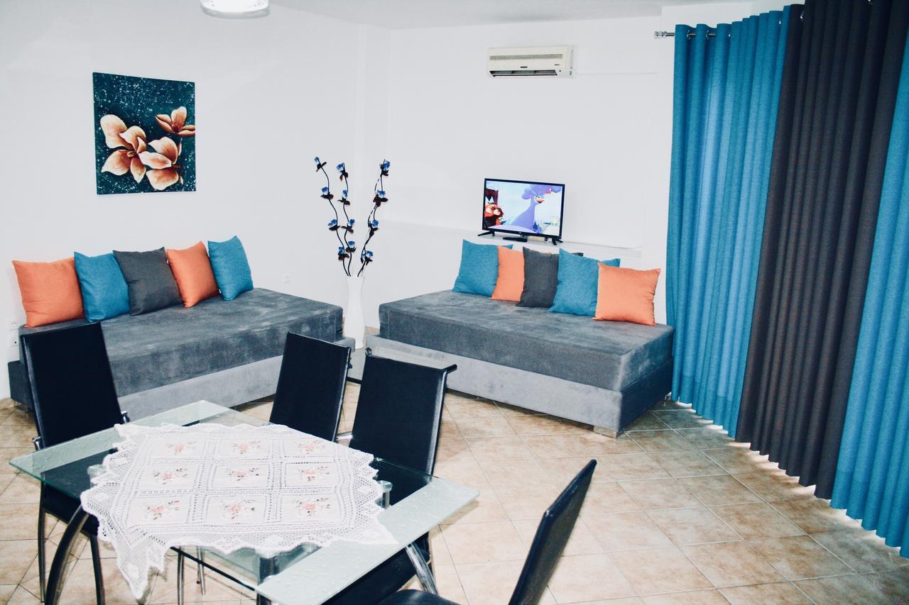 Flora Apartments Sarandë Buitenkant foto